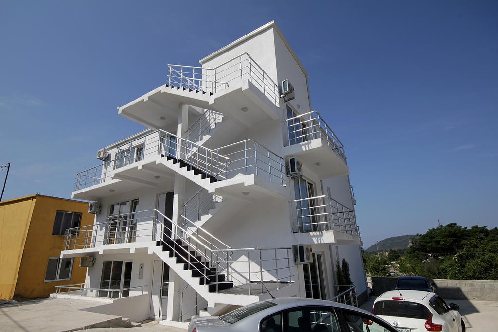 Apartments Victoria Sutomore Buitenkant foto